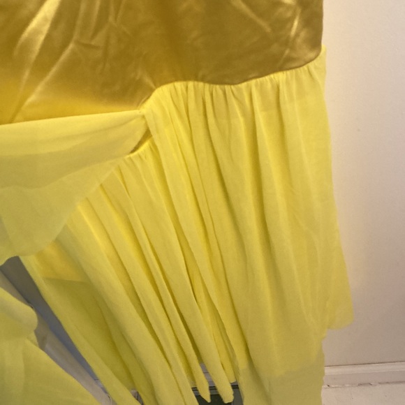 Yellow soft flow like ballerina dress with multiple layers of differing lengths - Picture 8 of 9